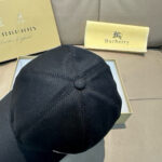 Comes with box bag, Burberry counter popular original baseball cap, TB small embroidery. 1: Customized mold making, 3D embroidery, exquisite and flawless! 100% pure cotton fabric, meticulous workmanship, original factory quality, exclusive physical photography. - Image 3