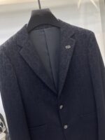 Dijia's new men's casual wool suit jacket for autumn 2025, made of high-end custom high-density suit fabric. The finished garment has been treated with silk gloss, making it super soft and comfortable, with an excellent texture. Fashionable and stylish upper body, meticulously crafted. The visual effect is super strong. Original tailoring at the counter, all original hardware accessories, and a unique trendy item in the wardrobe. Size: M-3XL 178 140kg L slim fit, maximum weight for wearing 190kg - Image 6