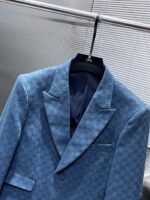 GUCCI 2025ss Spring and Autumn new suit, high-end version! Customized fabrics for counters have high breathability and comfort, impeccable details, and brand element design concepts, reflecting high quality. Delicate and soft to the touch! Presenting casual tailoring, the upper body design is superb! Size: 48-58 can be paired with a set - Image 5