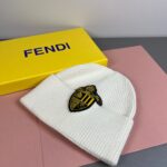 💰 FENDI's official website recommends a knitted hat that is popular among fashion bloggers for autumn and winter. It hides a subtle sense of luxury, with every line exuding a clean and elegant style. It is simple yet not simple, generous yet not out of style, and every detail showcases high-end taste. The sense of fashion becomes more and more enduring in restraint. - Image 9