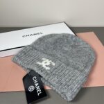 Chanel官网品质香奈儿秋冬网红时尚博主推荐款毛线帽，小红书爆款，手感超柔软舒适的针织线帽，弹性极佳！ - Image 5