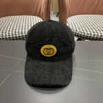 Gucci baseball cap ♥️ GUCCI 🧢 New autumn and winter plush baseball cap, 🔥🎩  The craftsmanship is very exquisite and convenient to carry! Run volume! - Image 4