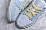 ▪🐼权威实拍💯#A
新货🚀#Air Jordan AJ1 Low 低帮白浅蓝 HJ5999-400 全新流水线出品 DT版本唯一平替选择 市场第二梯队最强版 全部原鞋开发 原楦原纸板开发 全鞋电脑针车 原厂内置全掌气垫 原盒内在原标 唯一Zp原版鞋带绑法 免检产品 全新2022版型 全头层皮料 完美零毛边处理 原厂配置全掌气垫 价格定位良心 几十个配色陆续出货 SIZE：36 36.5 37.5 38 38.5 39 40 40.5 41 42 42.5 43 44 44.5 45 46 - Image 8