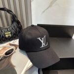 路易威登棒球帽LouisVuitton👒😍新款LV棒球帽，重工打造♥完美刺绣，高端大气，百搭款🤗男女通用！ - Image 7