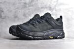 HOKA ONE ONE Tor Uitra Low 托亚潮流户外越野登山功能鞋 鞋款利用机能、户外、复古元素将都市型格与户外机能无缝结合 既能自由穿梭于城市的钢筋水泥之间 也能轻松演绎山系潮流搭配 全粒面皮革结合模压鞋口 提升持久耐穿度 直至鞋头的鞋带设计 舒适灵活的调节 搭配鞋头处HOKA ONE ONE飞翼纹饰 营造了个性十足的张扬气场 Tor Ultra 配备 Vibram® 鞋底与 EVA 和RMAT® 中底 给穿著者最佳的抓地力及舒适性 另外中底的金属摇杆可稳定脚部行程 当走过崎岖山路时依然让脚部得到平稳的感觉 而整对鞋以皮革和耐用尼龙布材打造 与坚固的鞋底相结合，可以牢固地支撑脚部和脚踝 另外外层搭载的Event技术 保持鞋履防水以及鞋内透气作用 
尺码：36 36.5 37.5 38 38.5 39 40 40.5 41 42 42.5 43 44 45 46 - Image 2
