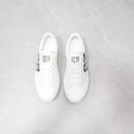 🌟  《顶级品质》
GⅣENCHY纪梵希魔术贴经典款 
专柜官网同步 市面最高版本 原版一比一复刻 四季潮鞋！纪凡希鞋子做工讲究 每一条走线都是按照原版样式 基本做到零瑕疵 媲美专柜 毫无压力 此款鞋即新潮又百搭！
▪️鞋面:进口摩术贴
▪️鞋面:进口头层牛皮
▪️垫脚:羊皮内里
▪️大底:原版TPU
▪️码数:女35一40 男39一44 - Image 4