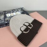 配防尘袋
DIOR 迪奥原单帽子官网新品爱心][爱心]羊毛羊绒双层帽子😱😘保暖又时尚，简单大方，更显时尚高端大气！ - Image 3
