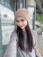 罗意威loewe官网经典款针织帽！小红书热卖爆款！穿搭神气！男女同款，加厚更保暖，时尚流行🌸质感一流，秋冬保暖最佳名品，赶紧订购哦，跑量款