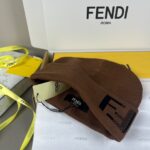 💰 FENDI's official website recommends a knitted hat that is popular among fashion bloggers for autumn and winter. It hides a subtle sense of luxury, with every line exuding a clean and elegant style. It is simple yet not simple, generous yet not out of style, and every detail showcases high-end taste. The sense of fashion becomes more and more enduring in restraint. - Image 5