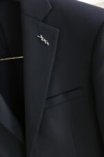 🔥 Jenny */Zhe * naAutumn New Arrivals 📸 Casual and fashionable original suit set, with the brand's classic logo mark 👍🏻 Super generous, with lining design emphasizing perfect lines, perfectly blending the low-key and melancholic temperament of England with the exquisite and noble French style. A sleek and ergonomic cut, with a tall and handsome upper body, comfortable and slim fit, showcasing a gentlemanly demeanor. Selected suit fabric, with a soft and delicate touch, good luster and elasticity. Paired with this suit set, it is a great choice for stylish men. The silhouette and waist cinching cut add more comfort to their attire, making them look slim yet handsome! A must-have for trendy men! Counter size: S-XXL, shipped next day! - Image 8