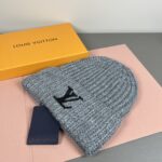 配防尘袋〈对版高品质，羊毛品质认准咯〉
路易威登LOUIS VUITTON🎩官方热卖爆款，羊毛针织毛线帽，时尚好品质高端大气，超柔软！超火爆💖质感很赞，出街超好搭配！时尚潮流！秋冬必备单品，快快入手哦！ - Image 5