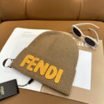 Fendi FENDI Knitted Hat 😘 😱 Simple and elegant 👍  The tight knitting method is very thick, soft and comfortable 🙈 Warm and stylish ❤️ can't bear to put it down 👍 Dear, hurry up and get it 👍😘 Same gender design! - Image 6