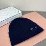 配防尘袋
路易威登LOUIS VUITTON🎩官方热卖爆款，羊毛针织毛线帽，时尚好品质高端大气，超柔软！超火爆💖质感很赞，出街超好搭配！时尚潮流！秋冬必备单品，快快入手哦！ - Image 4