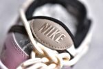 ▪️细节鉴定
NK Dunk Low 熊猫恶作剧  心蔷 特殊礼盒 低帮休闲板鞋 - Image 4