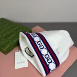 Comes with dust bagGUCCI Original Single Hat Official Website New Product Launch with Decorative Knitted Hat, Love [Love] Wool and Cashmere Double layer Hat 😱😘 Warm and stylish, simple and elegant, more fashionable and high-end! - Image 5