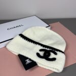 配防尘袋
香奈儿CHANEL🎩羊绒羊毛品质针织帽，时尚好品质高端大气，超柔软！超火爆💖质感很赞，出街超好搭配！时尚潮流！秋冬必备单品，快快入手哦！ - Image 3