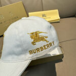 Comes with a box bag, Burberry's new original baseball cap, 1:1 custom mold, and a brand new three-dimensional warhorse embroidery, exquisite and flawless! Original canvas fabric+top layer cowhide, meticulous workmanship, original factory quality, exclusive physical photography. Black and white two-color shipping. - Image 3