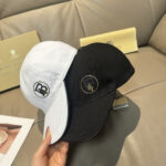 Comes with box bag, Burberry's latest original baseball cap, 1:1 mold customization, Tiger offset printing! Original canvas fabric+top layer cowhide, meticulous workmanship, original factory quality, exclusive physical photography. Black and white two-color shipping. - Image 9