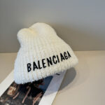 💰 BALENCIAGA new logo woolen hat from Balenciaga, cool color scheme, with different styles for men and women to wear, the first batch to be shipped first! Paris fans must make a purchase!