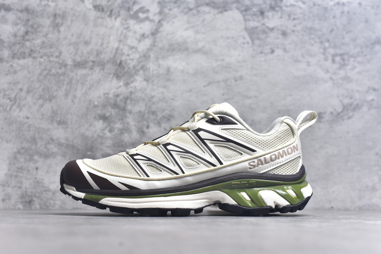 ▪panan权威实拍💯#AR38980
新货🚀#法国户外品牌-萨洛蒙 Salomon XT-6 
EXPANSE探索者系列 纯原版本 
潮流越野机能户外休闲运动跑步鞋
采用透气网布与防护皮革组合鞋面材质 
牛角扣系带开合 欧索莱环保去臭环型组合鞋垫 外置4D先进科技以及Contagrip大底
官方货号: 478085 3633
尺码：36-46.5