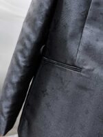 Louis Vuitton LV 2025ss Spring and Autumn new suit, high-end version! Customized fabrics for counters have high breathability and comfort, impeccable details, and brand element design concepts, reflecting high quality. Delicate and soft to the touch! Presenting casual tailoring, the upper body design is superb! Size range: 48-58 - Image 7