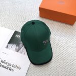 💰新款出货 HERMÈS (爱马仕)最新款原单棒球帽，拼色H，正品开模订制，原版透气帆布面料+原厂精钢调节扣，做工细致，时尚帅气质量超赞！
