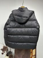 #qiu 🐉🐉 、 MONCLER FW2025 Autumn/Winter New Down Jacket. The cabinet is on sale and difficult to find. Using customized windproof and rainproof fabric, wrinkle resistant and stylish, soft and skin friendly, with extremely high comfort for the upper body; Extremely high recognition; Suitable for concave various shapes; Filled with 90% velvet, it is soft, warm, and fluffy, giving the upper body a stylish look; A down jacket suitable for various occasions.Size: 1-5 (CE)Size 3: Shoulder width 48cm, chest circumference 126cm, clothing length 70cm, sleeve length 64cmManual measurement with 1-2cm error is normal (chest circumference ± 4cm per yard, other parts ± 1cm) - Image 6