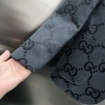 Gucci 2025ss Spring and Autumn new suit, high-end version! Customized fabrics for counters have high breathability and comfort, impeccable details, and brand element design concepts, reflecting high quality. Delicate and soft to the touch! Presenting casual tailoring, the upper body design is superb! Sizes: 48-56 can be paired with a set - Image 8