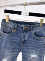 【Armani Jeans | Classic Denim, Embossed with Luxury DNA】 When streetwear meets haute couture, a pair of jeans can become a badge of status.
Deconstructing the language of denim with centuries-old craftsmanship, we infuse every inch of fabric with a modern attitude and luxurious details, making everyday wear a silent declaration of taste.
✨ A pair of jeans is an attitude, and even more so, a legacy.
It's not just a wardrobe essential, but also an interpretation of the brand's spirit—
"From suitcases to jeans, we have always defined the boundaries of luxury with the ultimate craftsmanship."
Sizes: 28-42 - Image 3
