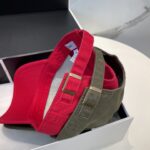 防尘袋
👒罗意威👒LOEWE新款原标设计棒球帽🧢质感超好，外部线条定位标准，做工精细，简约大气低价走量！ - Image 3
