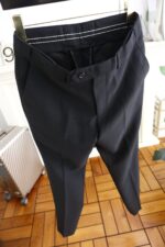 🔥 Ama */Arm * niAutumn New Arrivals 📸 Casual and fashionable original suit set, with the brand's classic logo mark 👍🏻 Super generous, with lining design emphasizing perfect lines, perfectly blending the low-key and melancholic temperament of England with the exquisite and noble French style. A sleek and ergonomic cut, with a tall and handsome upper body, comfortable and slim fit, showcasing a gentlemanly demeanor. Selected suit fabric, with a soft and delicate touch, good luster and elasticity. Paired with this suit set, it is a great choice for stylish men. The silhouette and waist cinching cut add more comfort to their attire, making them look slim yet handsome! A must-have for trendy men! Counter size: S-XXL, shipped next day! - Image 7