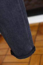 【Gucci Jeans | Classic Denim, Engraved with Luxury DNA】 When street style meets haute couture, a pair of jeans can become a badge of status.
Deconstructing the language of denim with centuries-old craftsmanship, we infuse every inch of fabric with a modern attitude and luxurious details, making everyday wear a silent declaration of taste.
✨ A pair of jeans is an attitude, and even more so, a legacy.
It's not just a wardrobe essential, but also an interpretation of the brand's spirit—
"From suitcases to jeans, we have always defined the boundaries of luxury with the ultimate craftsmanship."
Sizes: 28-42 - Image 8