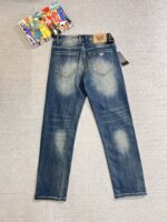【Armani Jeans | Classic Denim, Embossed with Luxury DNA】 When streetwear meets haute couture, a pair of jeans can become a badge of status.
Deconstructing the language of denim with centuries-old craftsmanship, we infuse every inch of fabric with a modern attitude and luxurious details, making everyday wear a silent declaration of taste.
✨ A pair of jeans is an attitude, and even more so, a legacy.
It's not just a wardrobe essential, but also an interpretation of the brand's spirit—
"From suitcases to jeans, we have always defined the boundaries of luxury with the ultimate craftsmanship."
Sizes: 28-42 - Image 8