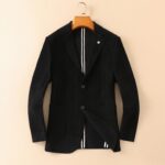 LP Nuoyoupianya's new men's wool suit jacket for autumn and winter 2025 is made of top-notch ready to wear clothing with high standards. It is custom-made in Italy with wool fabric, which has a delicate and soft touch. The upper body is firm and stylish, with a natural and comfortable texture. The continuity of the fabric is excellent, and the upper body effect is superb, making it suitable for any body shape. The overall brand is decorated with Thousand Bird Grid craftsmanship, exuding a strong sense of luxury. The design of two buttons, atmospheric and perfect ready to wear cut, stands out in terms of styling effect, and is a must-have for urban early autumn casual matching. Size: M-4XL slim fit 178 135 L slim fit maximum weight 190 pounds - Image 2