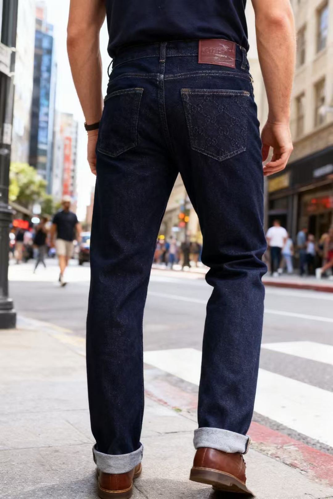 【Gucci Jeans | Classic Denim, Engraved with Luxury DNA】 When street style meets haute couture, a pair of jeans can become a badge of status.
Deconstructing the language of denim with centuries-old craftsmanship, we infuse every inch of fabric with a modern attitude and luxurious details, making everyday wear a silent declaration of taste.
✨ A pair of jeans is an attitude, and even more so, a legacy.
It's not just a wardrobe essential, but also an interpretation of the brand's spirit—
"From suitcases to jeans, we have always defined the boundaries of luxury with the ultimate craftsmanship."
Sizes: 28-42