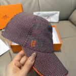 配盒子布袋，HERMÈS (爱马仕)原单棒球帽，经典H， 正品开模订制，原版透气帆布面料+头层牛皮，原厂精钢调节扣，做工细致，时尚帅气质量超赞！ - Image 5