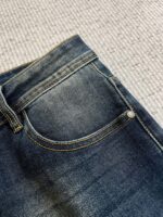 【Armani Jeans | Classic Denim, Embossed with Luxury DNA】 When streetwear meets haute couture, a pair of jeans can become a badge of status.
Deconstructing the language of denim with centuries-old craftsmanship, we infuse every inch of fabric with a modern attitude and luxurious details, making everyday wear a silent declaration of taste.
✨ A pair of jeans is an attitude, and even more so, a legacy.
It's not just a wardrobe essential, but also an interpretation of the brand's spirit—
"From suitcases to jeans, we have always defined the boundaries of luxury with the ultimate craftsmanship."
Sizes: 28-42 - Image 6