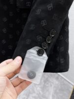 Dolce&Gabbana DG 2025 new suit, high-end version! Customized fabrics for counters have high breathability and comfort, impeccable details, and brand element design concepts, reflecting high quality. Delicate and soft to the touch! Presenting casual tailoring, the upper body design is superb! Size range: 48-58 - Image 8