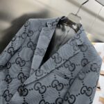 Gucci 2025ss Spring and Autumn new suit, high-end version! Customized fabrics for counters have high breathability and comfort, impeccable details, and brand element design concepts, reflecting high quality. Delicate and soft to the touch! Presenting casual tailoring, the upper body design is superb! Sizes: 48-56 can be paired with a set - Image 5