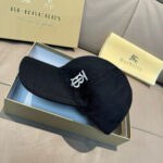 Comes with box bag, Burberry counter popular original baseball cap, TB small embroidery. 1: Customized mold making, 3D embroidery, exquisite and flawless! 100% pure cotton fabric, meticulous workmanship, original factory quality, exclusive physical photography. - Image 2