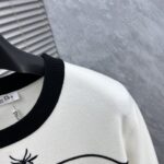 P 180 💐  DR 2025 autumn/winter wool blended round neck knitted sweater, made of imported custom yarn, provides comfortable and warm upper body, and is available for sale at the counter simultaneously. All three standards are complete.Size: M-3XL - Image 4