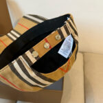 Burberry's new early spring baseball cap, simple yet fashionable, suitable for both men and women! High quality products, enjoy a sense of premium quality! - Image 7