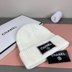 💰Chanel官网品质香奈儿秋冬网红时尚博主推荐款针织帽，藏着不动声色的高级感，每一处线条都透着利落大方，简约而不简单，大方且不失格调，处处细节都彰显着高端品味，时尚感在克制中愈发耐人寻味。 - Image 5