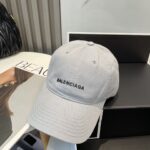 Balenciaga Balenciaga baseball cap. My family has already mastered Balenciaga's craftsmanship, which is sure to be a hit. Balenciaga's new washed cotton baseball cap is a must-haveHeavy industry craftsmanship, double B letter logo, innovative and fashionable trendy styleExclusive physical shooting for both men and women, adjustable for both genders - Image 8