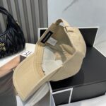 Balenciaga 巴黎世家 棒球帽我家对巴黎世家的工艺已经是炉火纯青了 必爆  BALENCIAGA巴黎世家新款洗水纯棉棒球帽
重工工艺，双B字母标志，新颖时尚潮痞风
男女同款独家实物拍摄 男女通用、可调节 - Image 4
