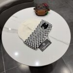 Chanel香奈儿秋冬款饥饿新款猫耳朵毛线帽, 百分百羊毛面料🐑 - Image 3