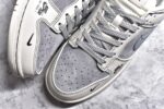 #Nk SB Dunk Low 斯图西联名-灰白浅灰勾 周年高端定制 低帮休闲板鞋 SJ2068-302
#定制鞋盒 大厂纯原品质出货 超高清洁度 皮料切割干净无任何毛边 细节完美
尺码：36 36.5 37.5 38 38.5 39 40 40.5 41 42 42.5 43 44 44.5 45 - Image 8