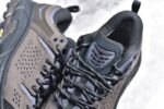 HOKA ONE ONE Tor Uitra Low 托亚潮流户外越野登山功能鞋 鞋款利用机能、户外、复古元素将都市型格与户外机能无缝结合 既能自由穿梭于城市的钢筋水泥之间 也能轻松演绎山系潮流搭配 全粒面皮革结合模压鞋口 提升持久耐穿度 直至鞋头的鞋带设计 舒适灵活的调节 搭配鞋头处HOKA ONE ONE飞翼纹饰 营造了个性十足的张扬气场 Tor Ultra 配备 Vibram® 鞋底与 EVA 和RMAT® 中底 给穿著者最佳的抓地力及舒适性 另外中底的金属摇杆可稳定脚部行程 当走过崎岖山路时依然让脚部得到平稳的感觉 而整对鞋以皮革和耐用尼龙布材打造 与坚固的鞋底相结合，可以牢固地支撑脚部和脚踝 另外外层搭载的Event技术 保持鞋履防水以及鞋内透气作用 
尺码：36 36.5 37.5 38 38.5 39 40 40.5 41 42 42.5 43 44 45 46 - Image 9