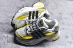 ▪panan权威实拍💯#A
新货🚀#Pharrell x adidas Adistar Jellyfish 低帮复古风老爹鞋 adidas Adistar Cushion与Atmos联名出的这款复古老爹鞋简直是未来科技感十足 以3D风格焕新演绎标志性三条纹 为造型添上点睛之笔 金属质感视觉效果TPU自带哑光反射 非常的细节 最大的亮点无疑是鞋屁股 大块的tpu包裹 让增高的大底不再突兀 更显腿长脚细
货号: J
尺码：36 36.5 37 38 38.5 39 40 40.5 41 42 42.5 43 44 44.5 45 46 47 - Image 7