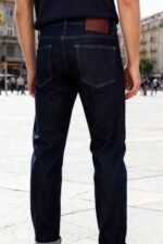 【Gucci Jeans | Classic Denim, Engraved with Luxury DNA】 When street style meets haute couture, a pair of jeans can become a badge of status.
Deconstructing the language of denim with centuries-old craftsmanship, we infuse every inch of fabric with a modern attitude and luxurious details, making everyday wear a silent declaration of taste.
✨ A pair of jeans is an attitude, and even more so, a legacy.
It's not just a wardrobe essential, but also an interpretation of the brand's spirit—
"From suitcases to jeans, we have always defined the boundaries of luxury with the ultimate craftsmanship."
Sizes: 28-42